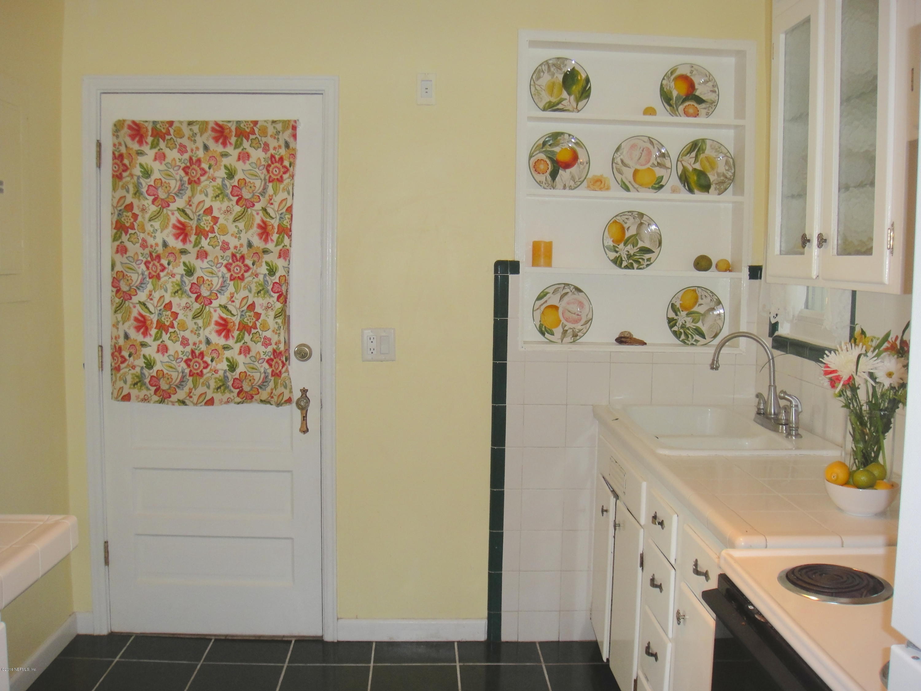 1629 Charon Road Jacksonville, FL 32205 - Photo 7 of 18 Kitchen 2