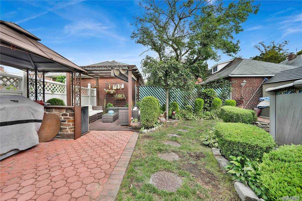 47-27 161 Street Queens, NY 11358 - Photo 2 of 16