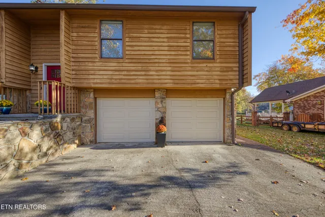 $400,000 | 8837 Flintlock Road, Knoxville, TN 37931