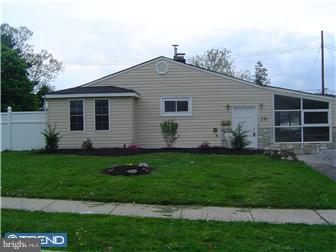 39 Vista Road Levittown, PA 19057 - Photo 1 of 12 Exterior Front