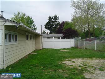 39 Vista Road Levittown, PA 19057 - Photo 12 of 12 Exterior Back