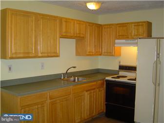 39 Vista Road Levittown, PA 19057 - Photo 5 of 12 Kitchen