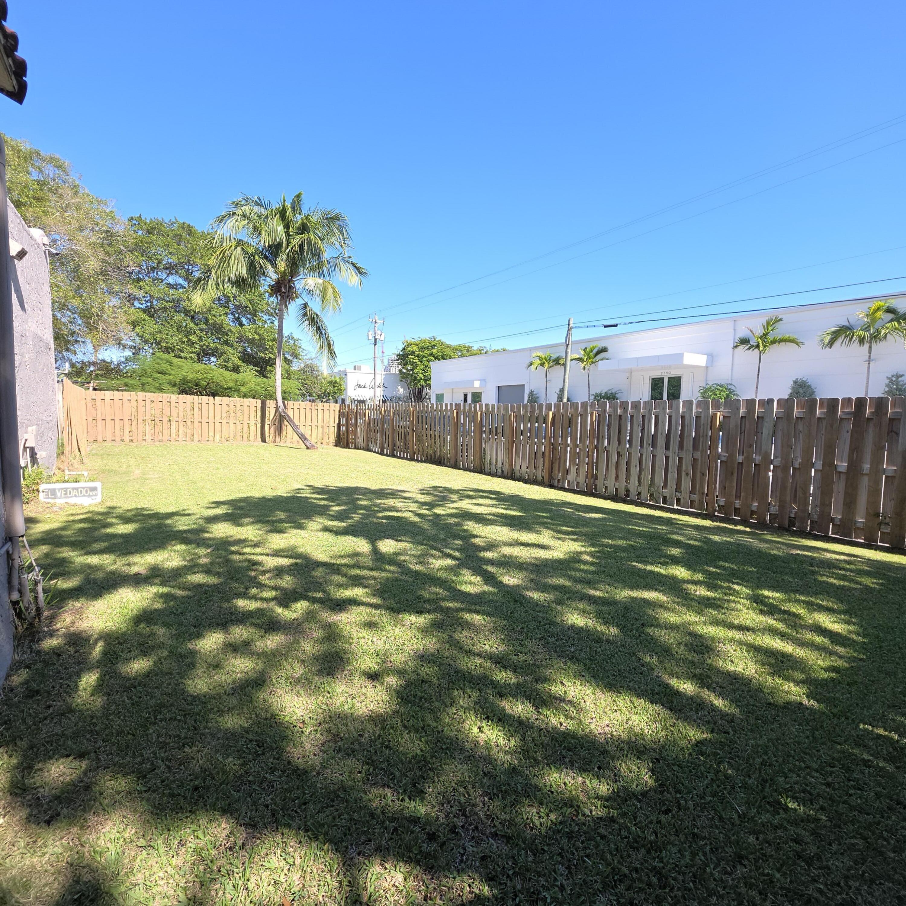 511 Upland Road West Palm Beach, FL 33401 - Photo 16 of 22 20251114_113615 (1)