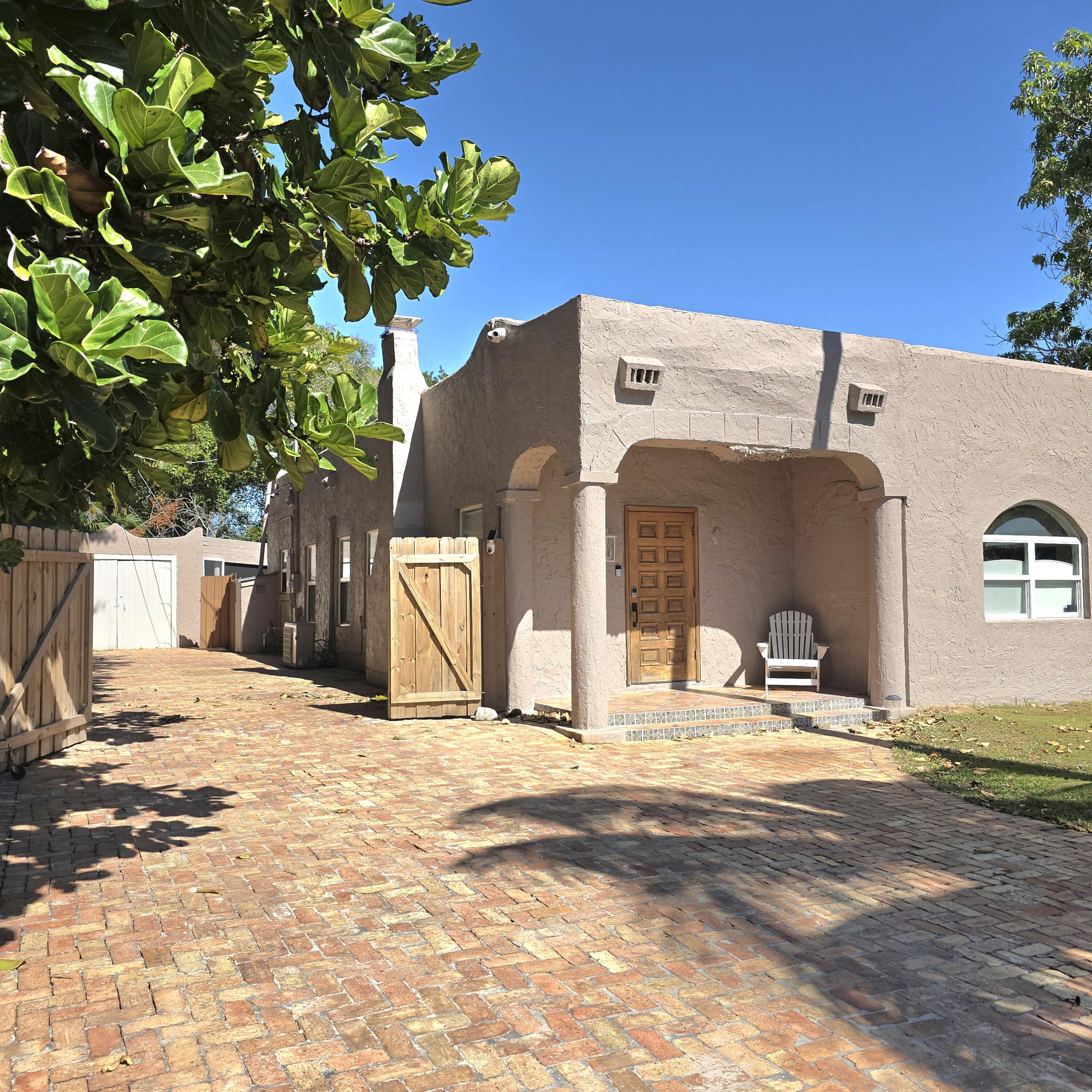 511 Upland Road West Palm Beach, FL 33401 - Photo 18 of 22 20251114_113344