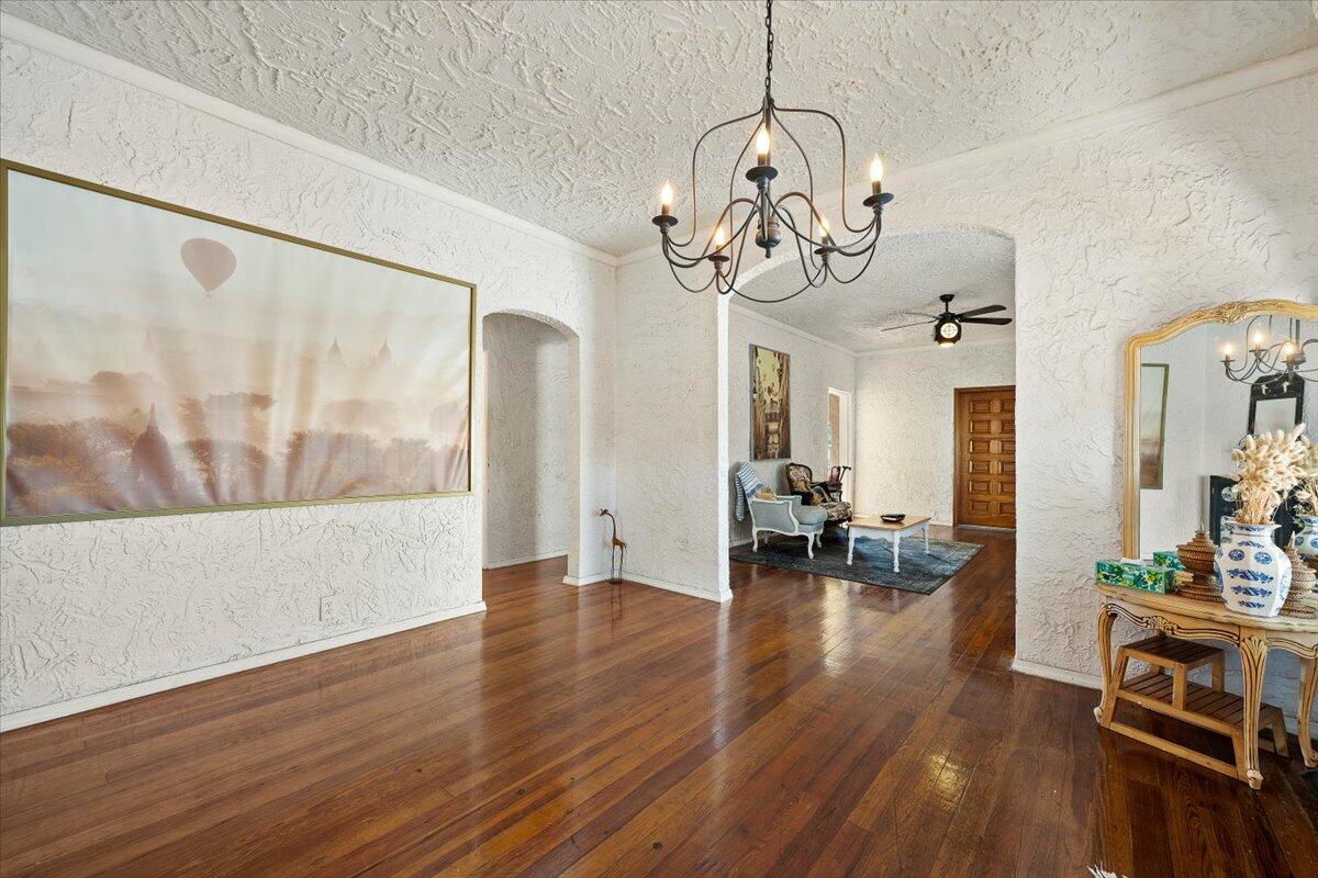 511 Upland Road West Palm Beach, FL 33401 - Photo 7 of 22 09-LUX_7104