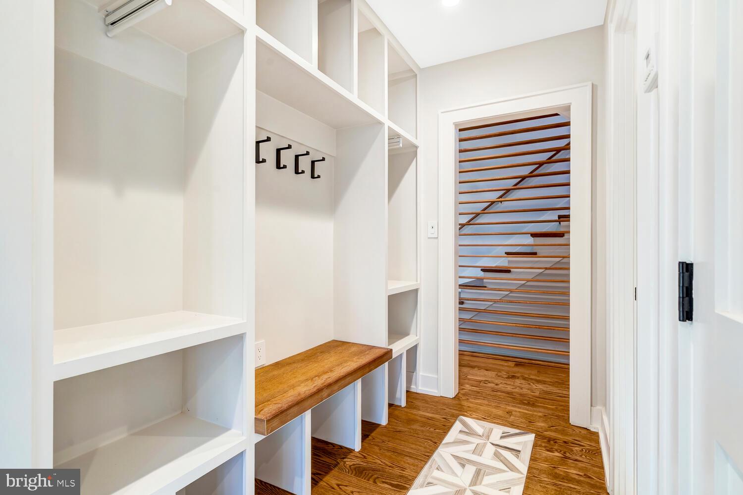 5921 Chesterbrook Road McLean, VA 22101 - Photo 13 of 103