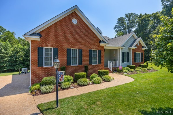 601 Carldan Road Richmond, VA 23227 - Photo 35 of 43 View of front of home featuring brick / vinyl sidi