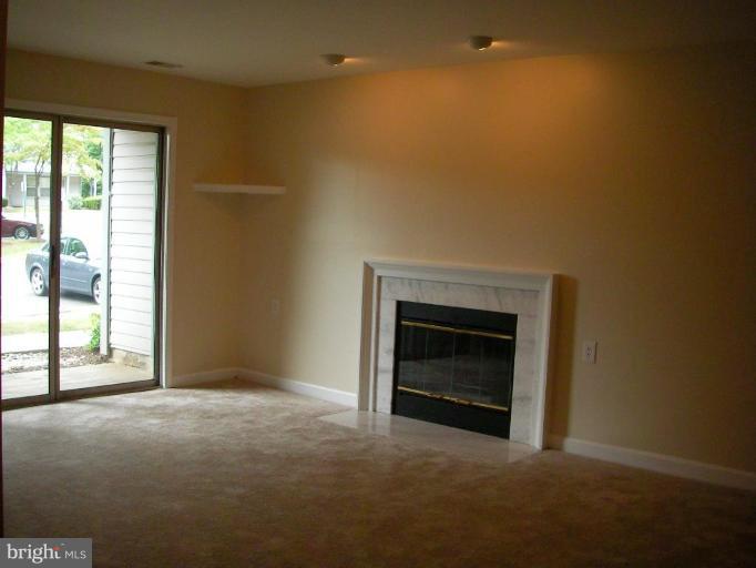 13705 Modrad Way, Unit 11 Silver Spring, MD 20904 - Photo 4 of 10 Living Room