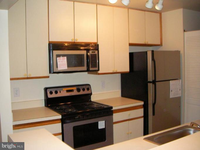 13705 Modrad Way, Unit 11 Silver Spring, MD 20904 - Photo 5 of 10 Kitchen #3
