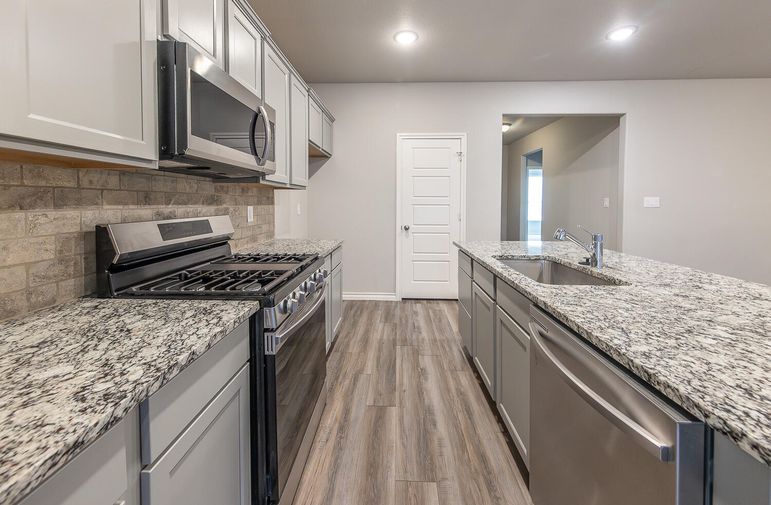 7008 21st Street Lubbock, TX 79407 - Photo 3 of 25 2L9A8743