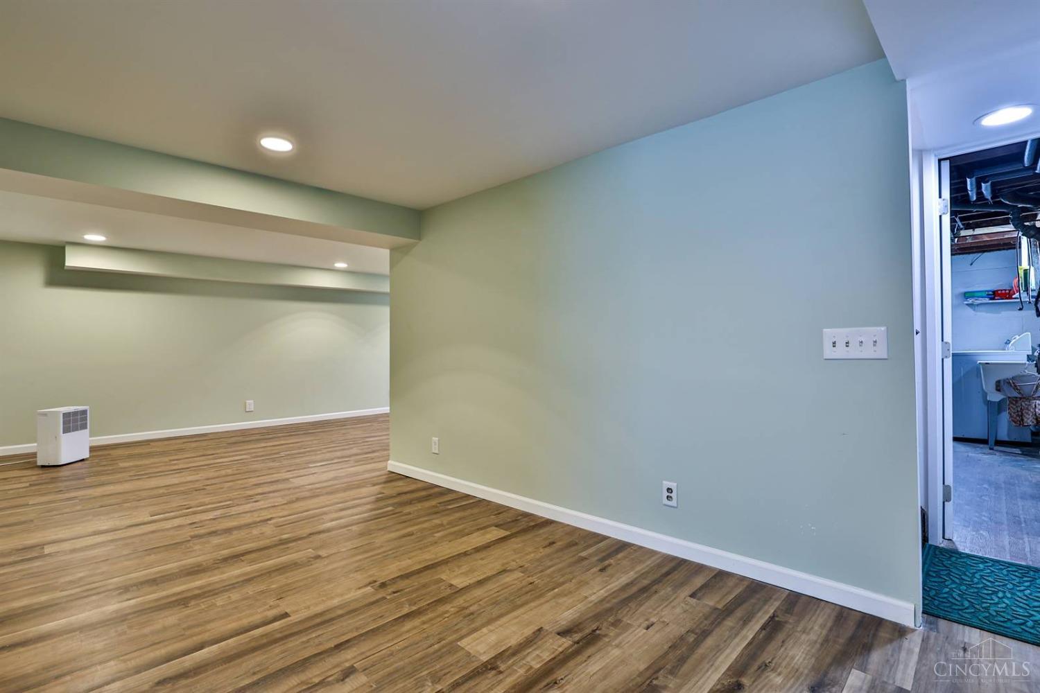 5346 Belclare Road Cincinnati, OH 45247 - Photo 21 of 38