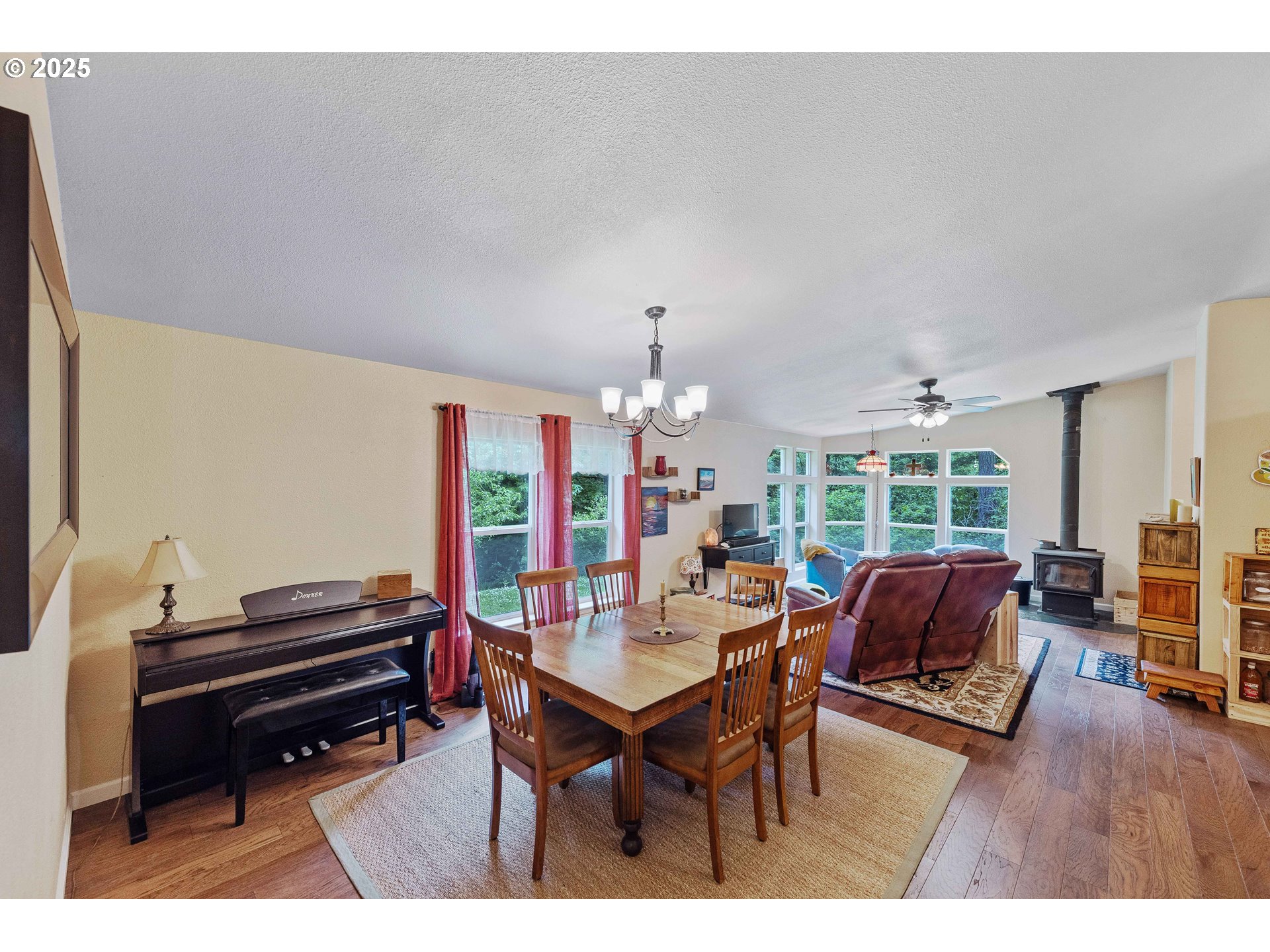 63301 Adirondack Road Coos Bay, OR 97420 - Photo 11 of 30 Gallery Image 11