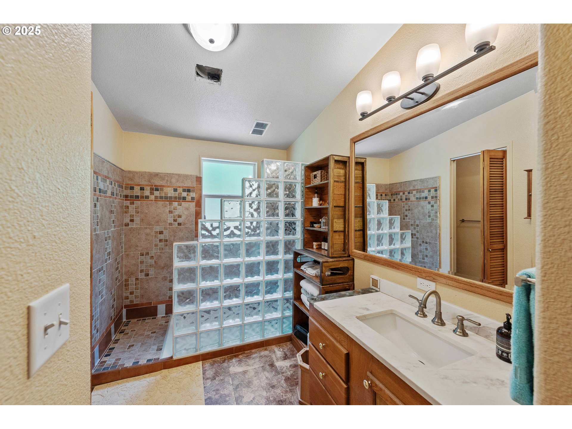 63301 Adirondack Road Coos Bay, OR 97420 - Photo 20 of 30 Gallery Image 20