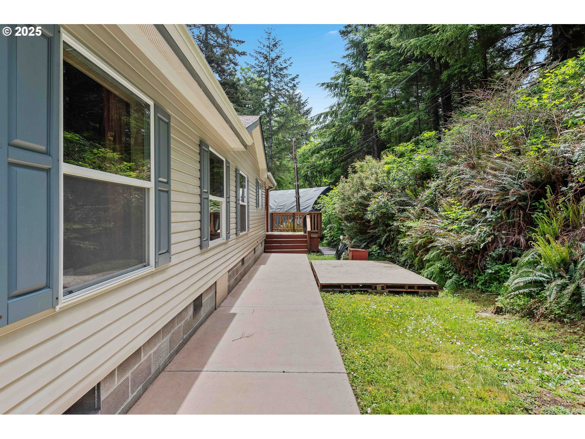 63301 Adirondack Road Coos Bay, OR 97420 - Photo 6 of 30 Gallery Image 6