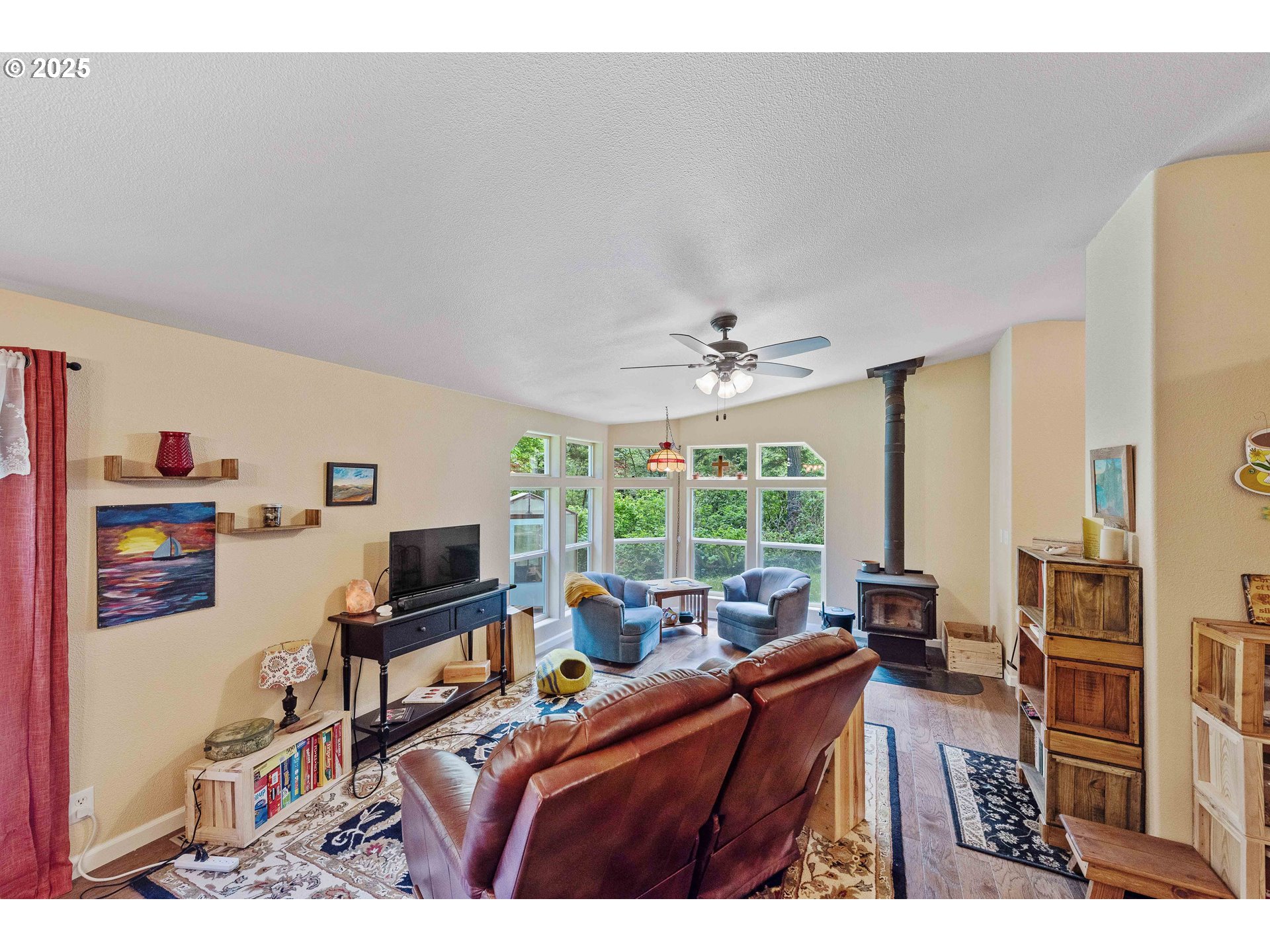63301 Adirondack Road Coos Bay, OR 97420 - Photo 10 of 30 Gallery Image 10