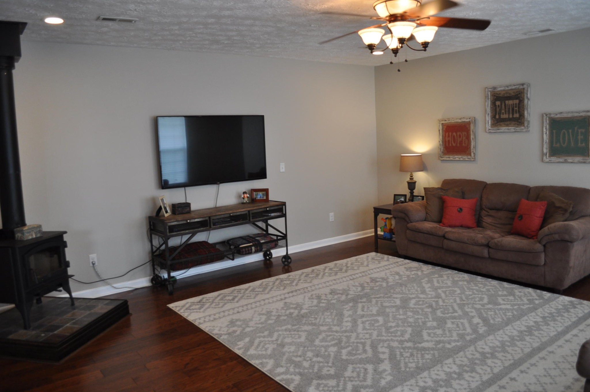 256 Rench Road Kingston, TN 37763 - Photo 11 of 23 a living room with furniture and a flat screen tv