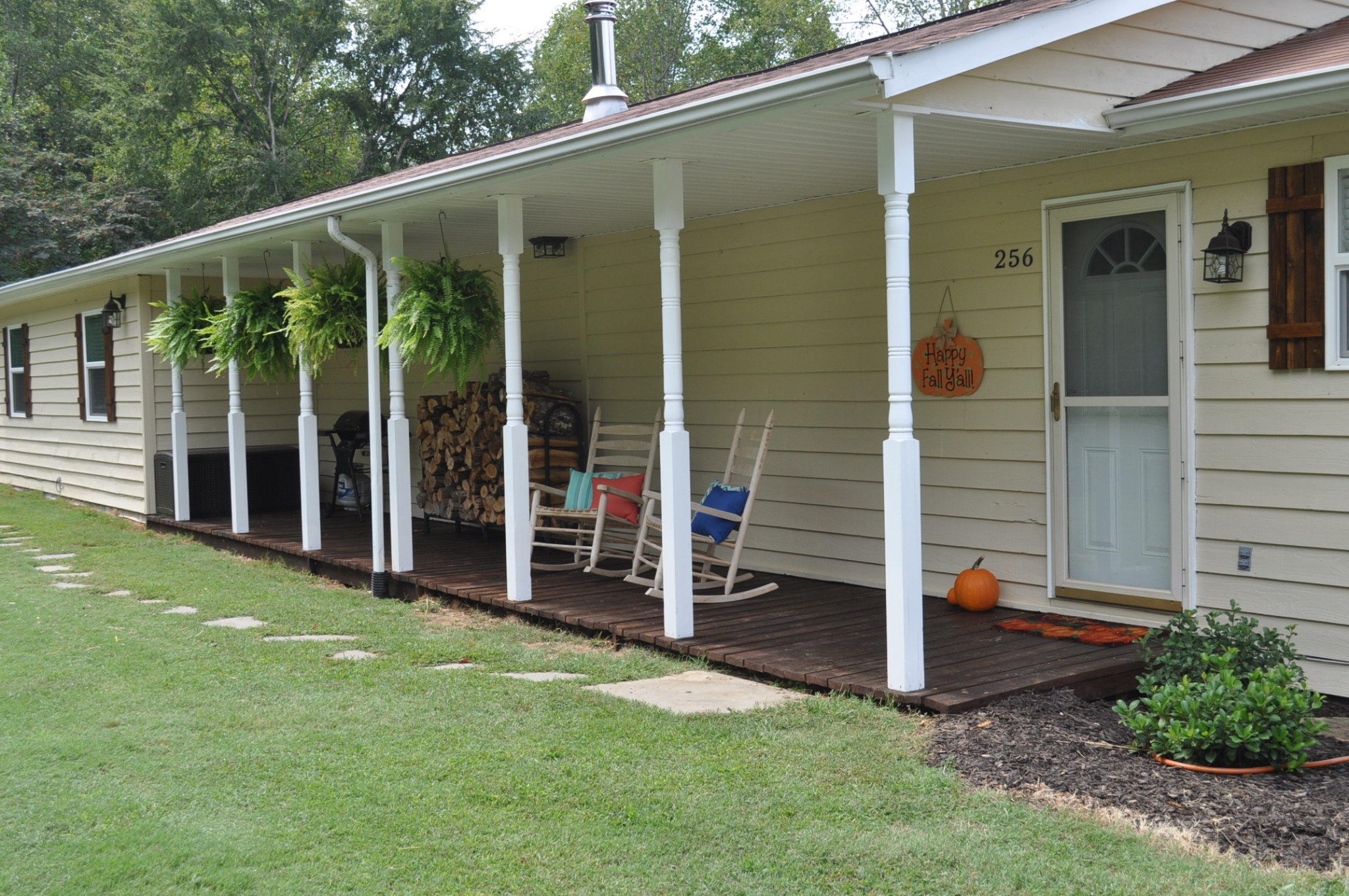 256 Rench Road Kingston, TN 37763 - Photo 3 of 23 a view of a porch with a backyard