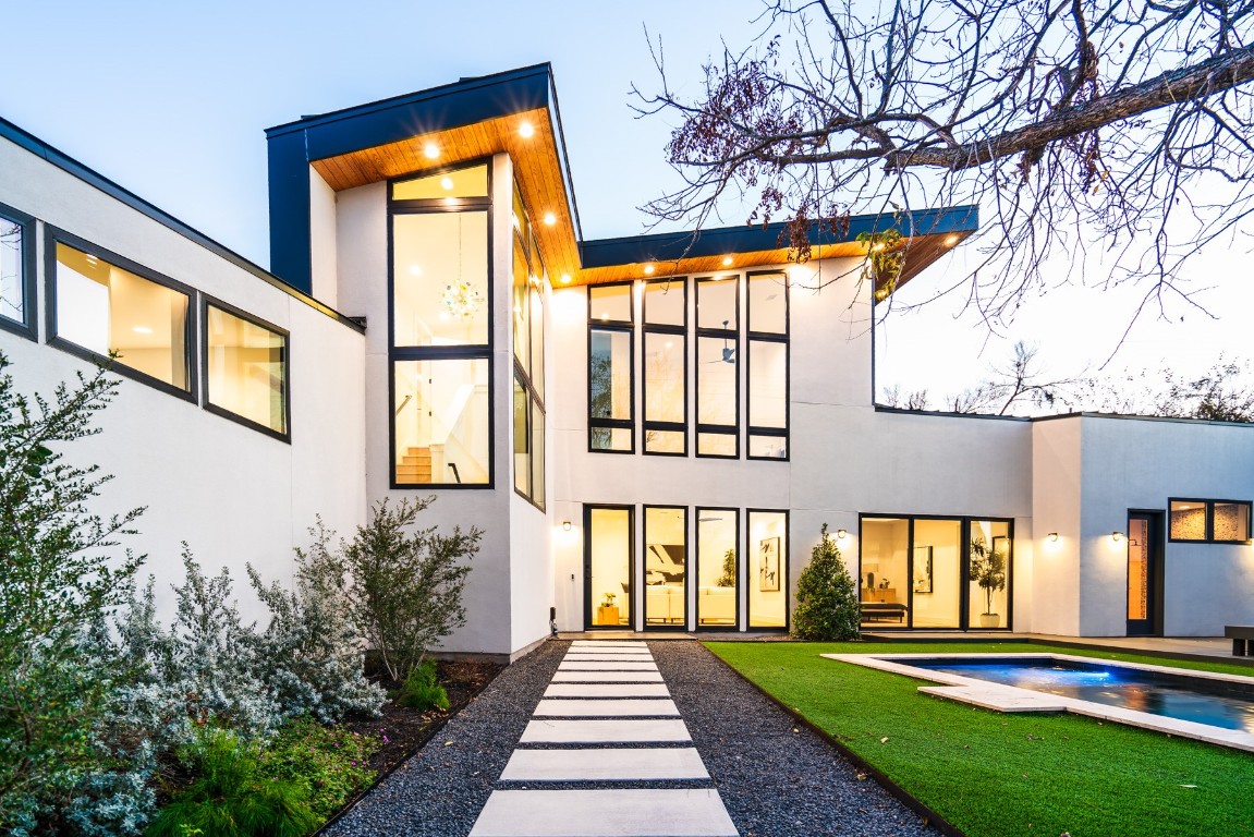 4613 Bolm Road Austin, TX 78702 - Photo 2 of 40