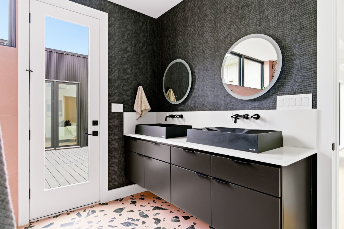4613 Bolm Road Austin, TX 78702 - Photo 22 of 40 Bathroom with double vanity