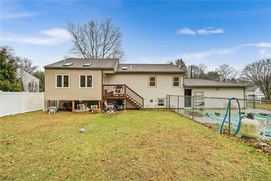 8 Arrowhead Trail Smithfield, RI 02917 - Photo 33 of 37