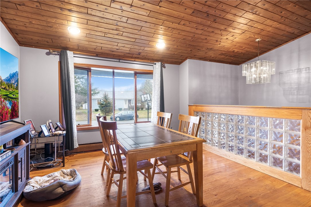 8 Arrowhead Trail Smithfield, RI 02917 - Photo 7 of 37