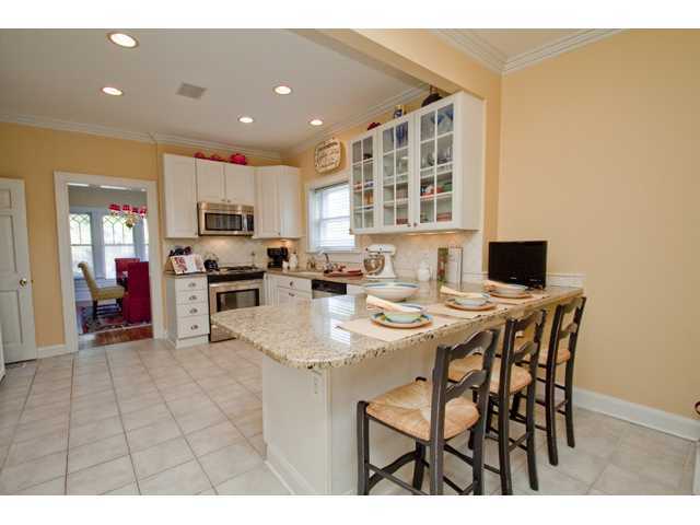 156 South Remington Road Columbus, OH 43209 - Photo 4 of 18