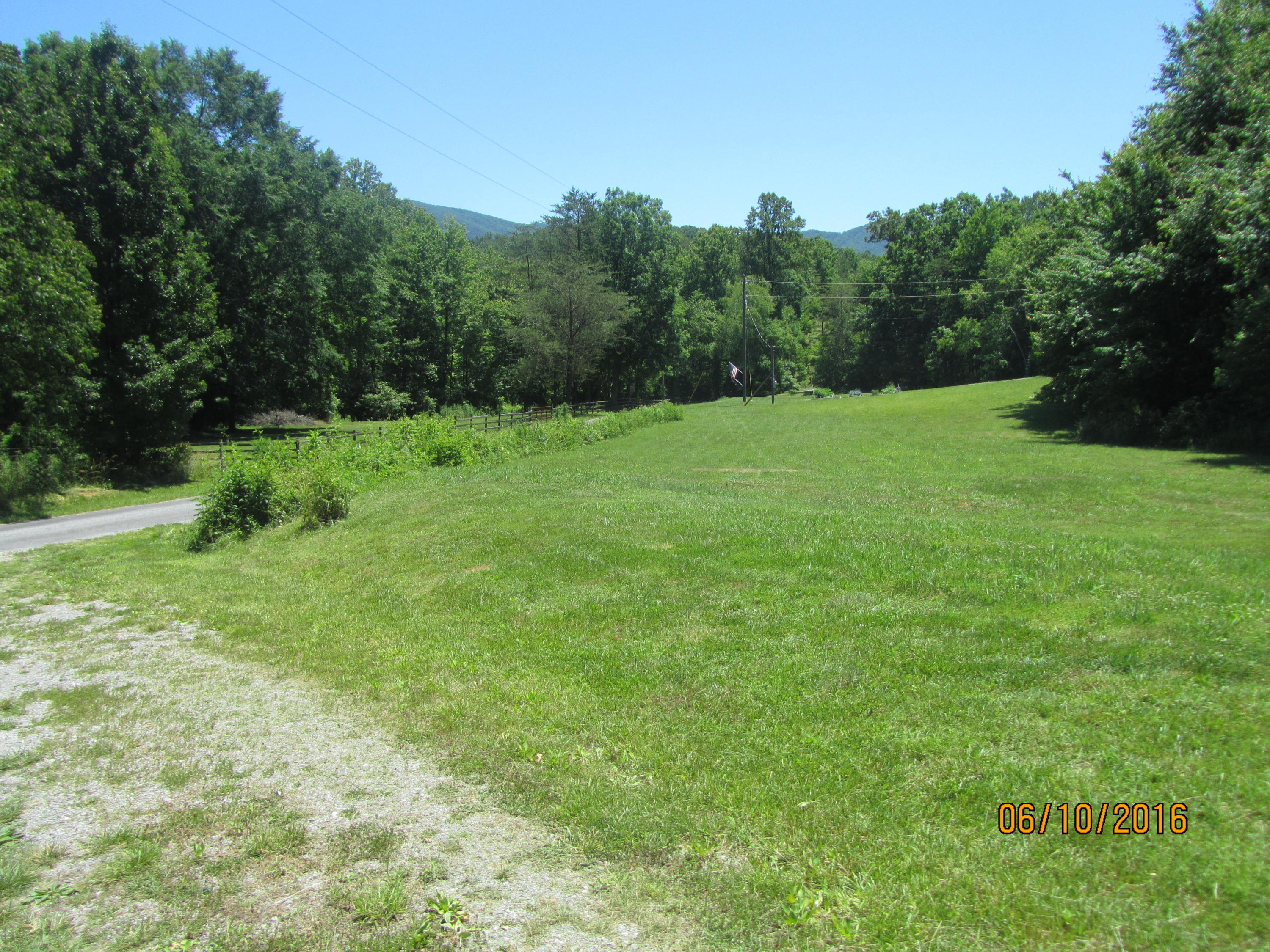 189 Jim Davis Road Tellico Plains, TN 37385 - Photo 3 of 34 IMG_3754