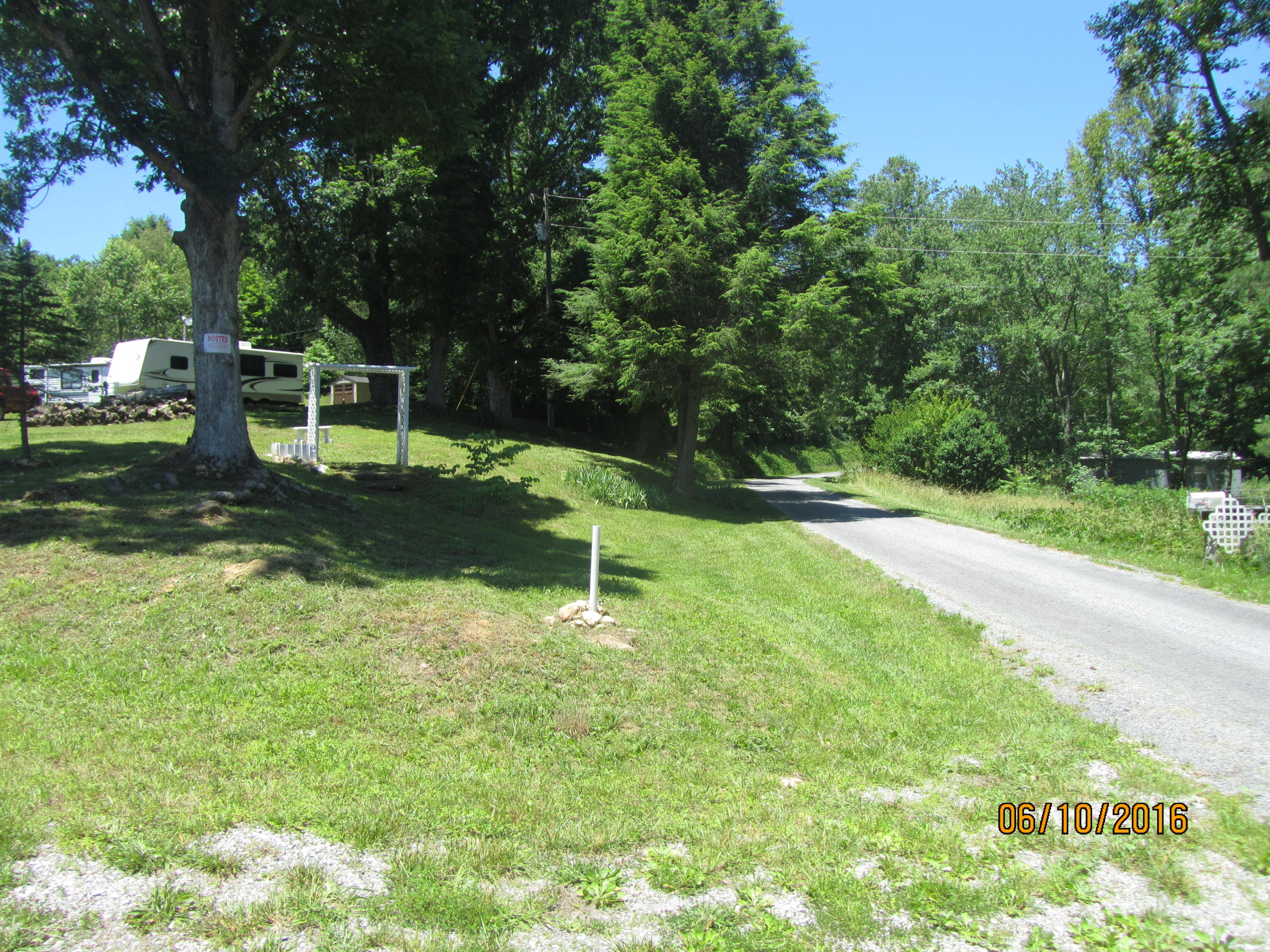 189 Jim Davis Road Tellico Plains, TN 37385 - Photo 4 of 34 IMG_3755