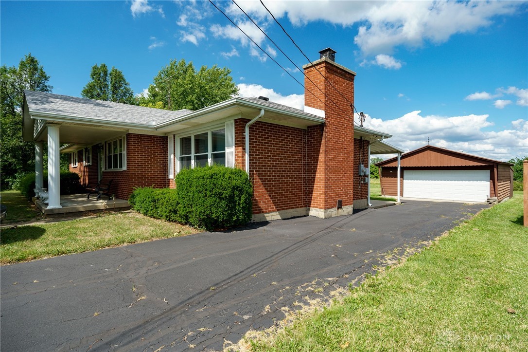 830 South Fuls Road New Lebanon, OH 45345 - Photo 3 of 28 Gallery Image 3
