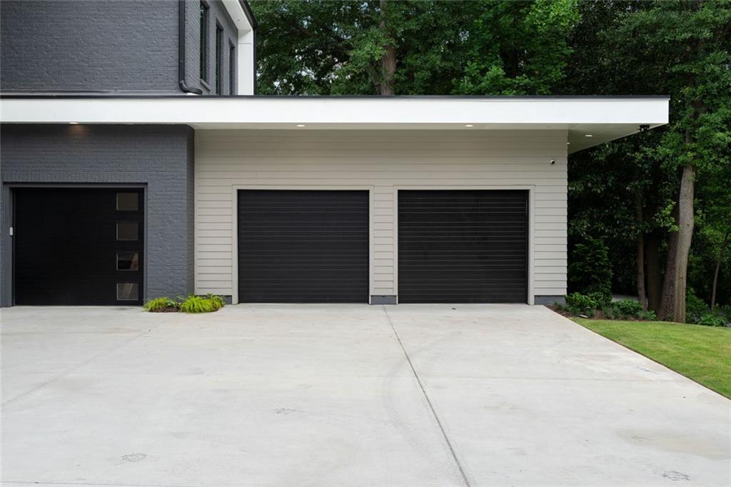 4063 Rickenbacker Drive Northeast Atlanta, GA 30342 - Photo 8 of 58