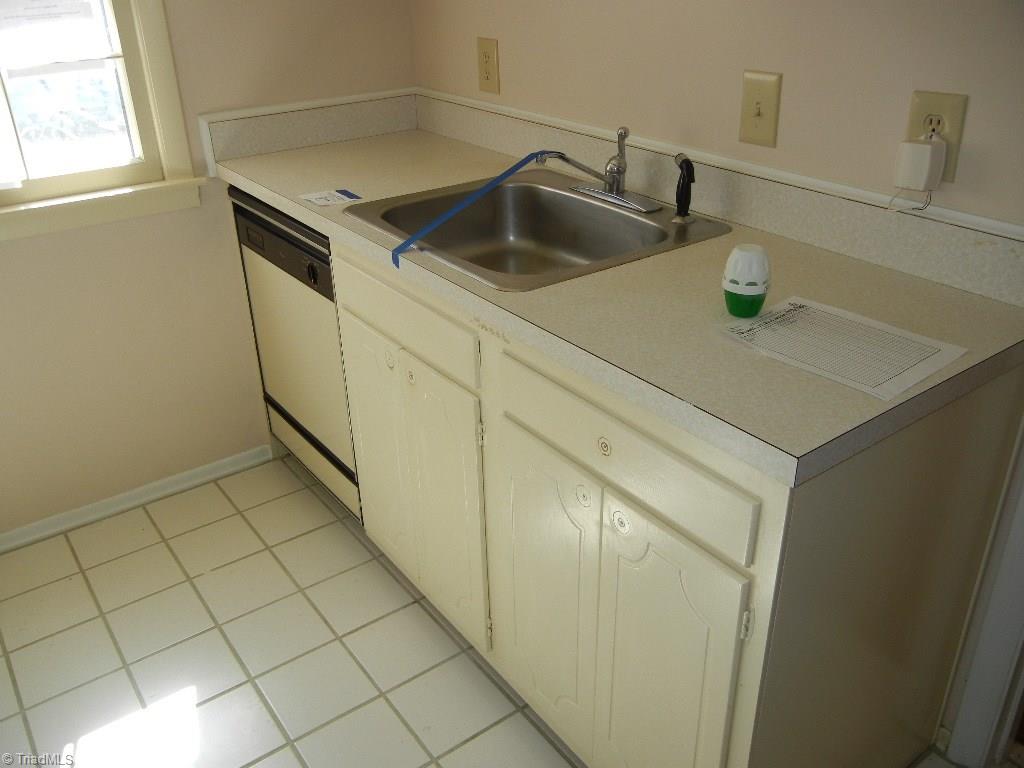 2910 St Marks Road Southwest, Unit B Winston-Salem, NC 27103 - Photo 4 of 10 Gallery Image 4
