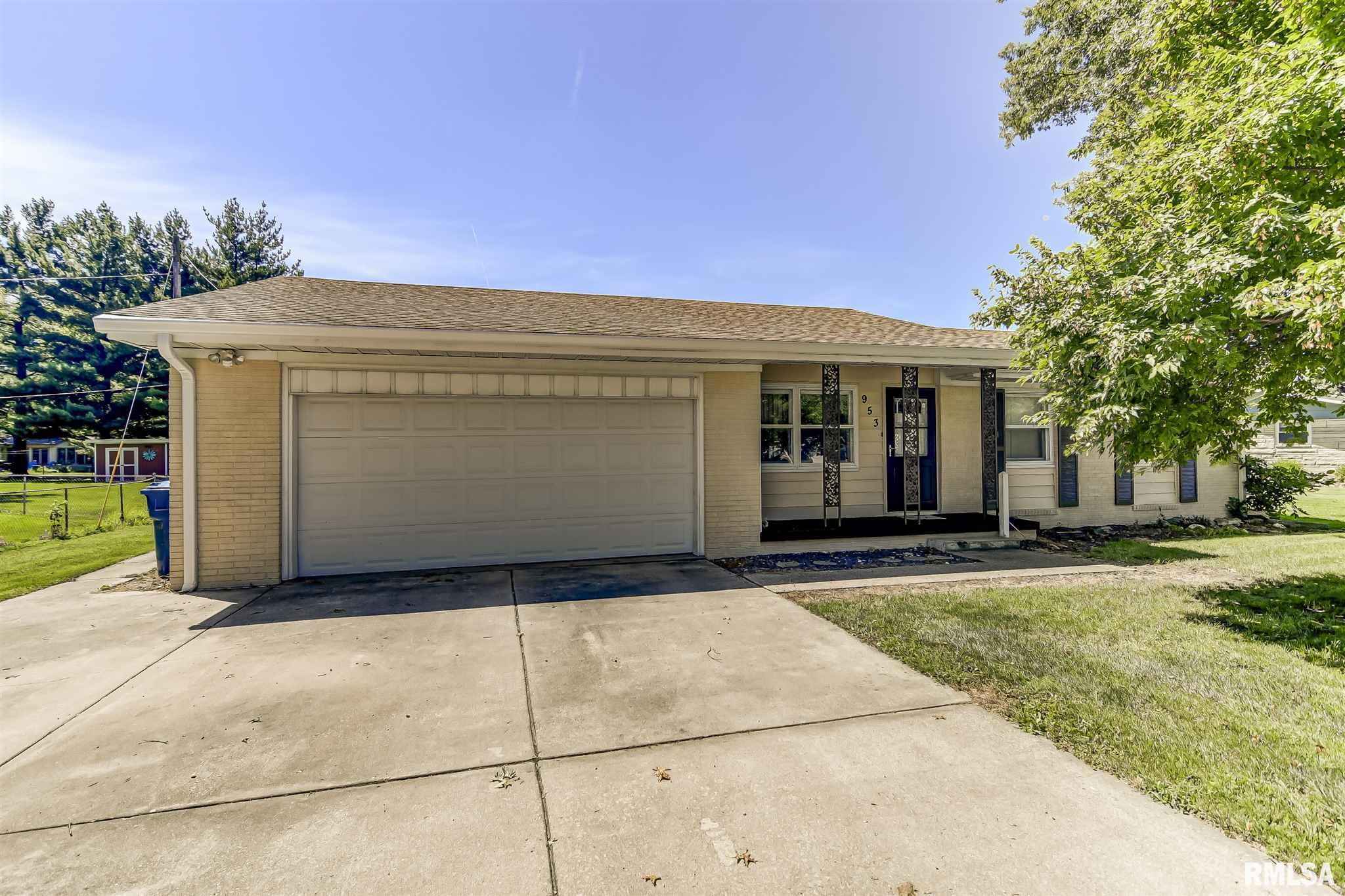 953 Flossmore Drive Springfield, IL 62711 - Photo 1 of 18 Gallery Image 1