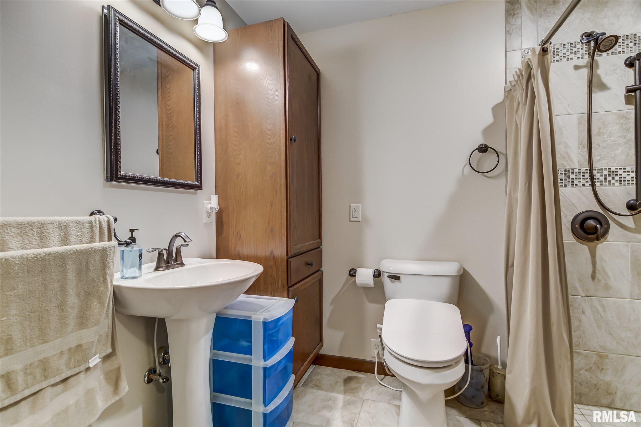 953 Flossmore Drive Springfield, IL 62711 - Photo 15 of 18 Gallery Image 15