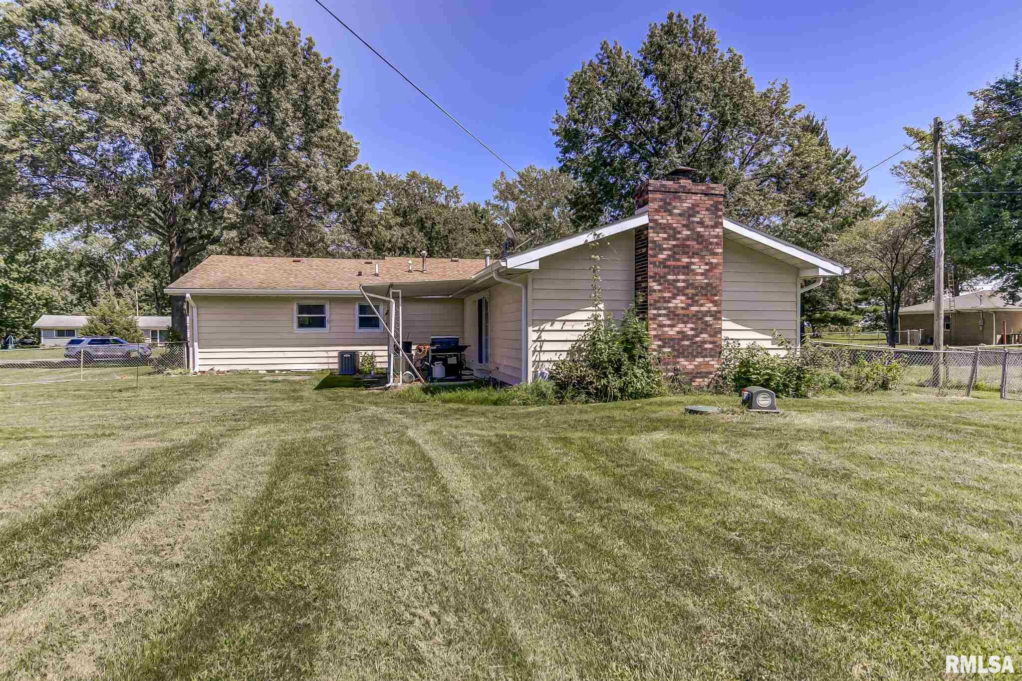 953 Flossmore Drive Springfield, IL 62711 - Photo 17 of 18 Gallery Image 17
