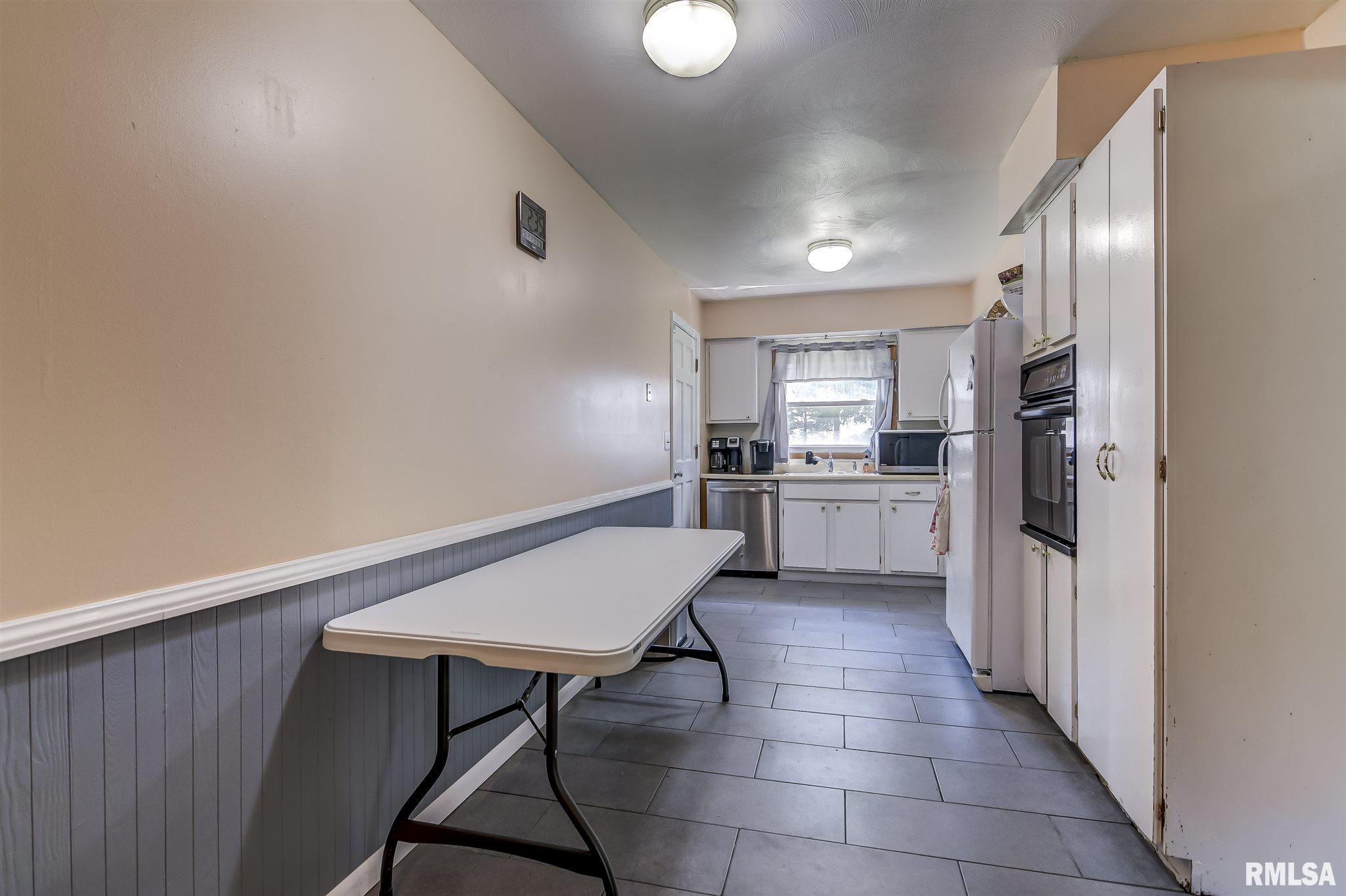 953 Flossmore Drive Springfield, IL 62711 - Photo 5 of 18 Gallery Image 5