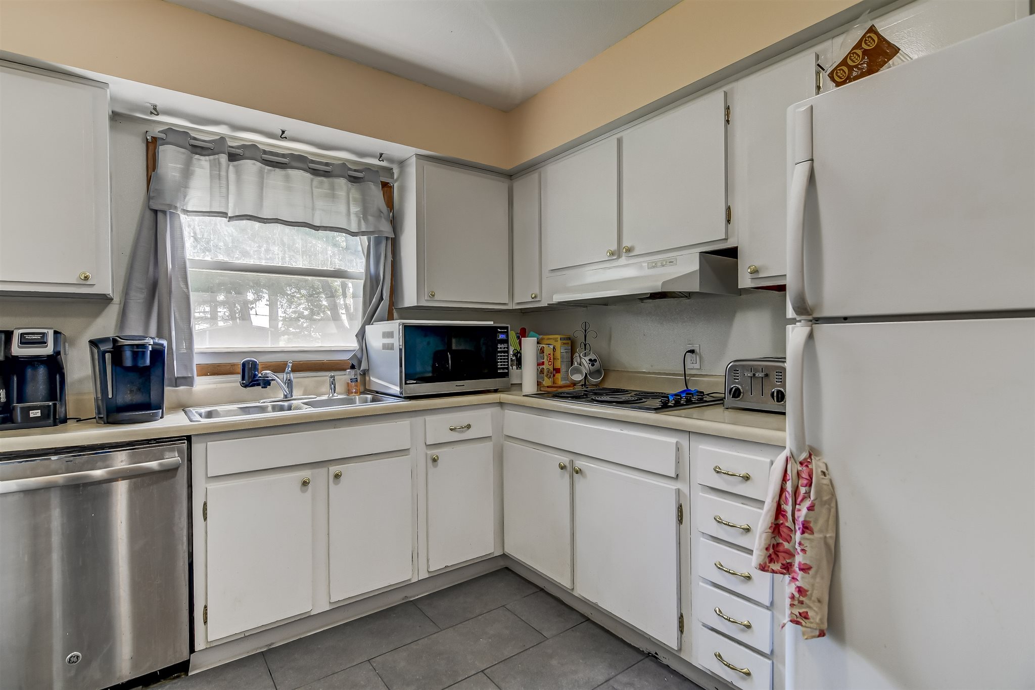 953 Flossmore Drive Springfield, IL 62711 - Photo 6 of 18 Gallery Image 6