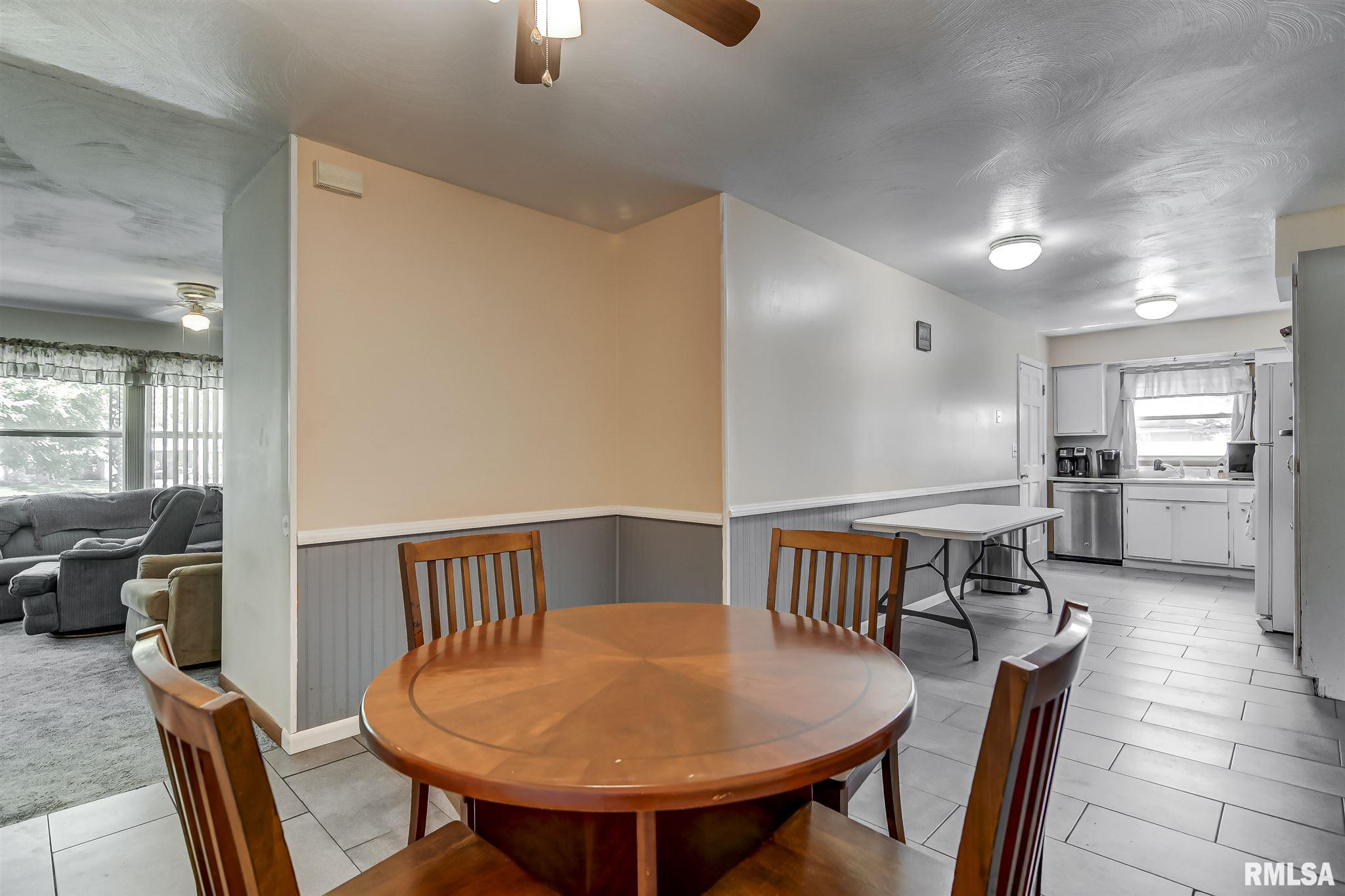 953 Flossmore Drive Springfield, IL 62711 - Photo 10 of 18 Gallery Image 10