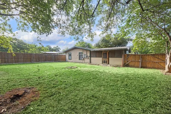 $2,250 | 300 Tilbury Lane, Austin, TX 78745