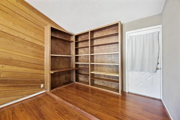 $2,250 | 300 Tilbury Lane, Austin, TX 78745