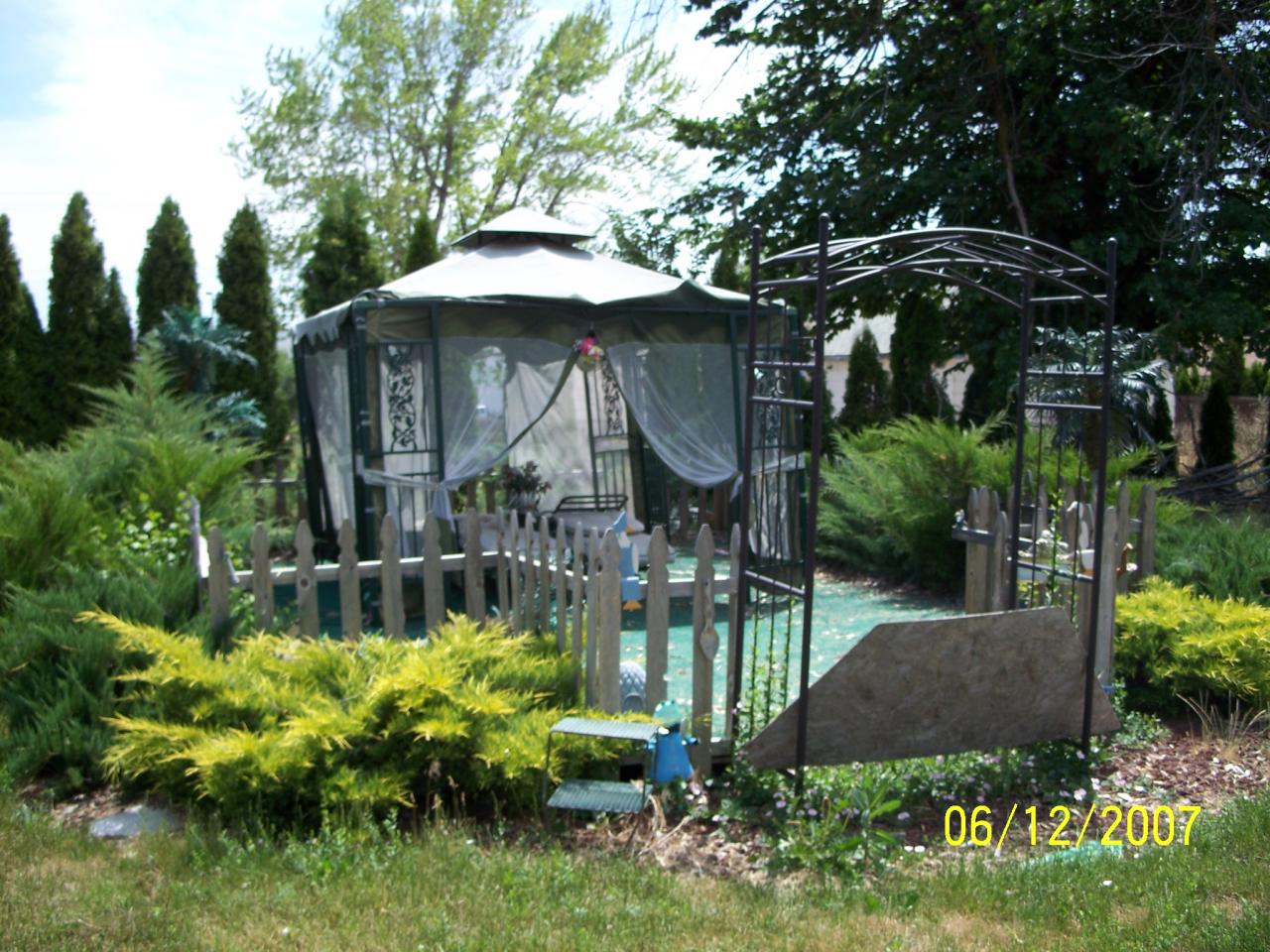 7301 Mieras Road Yakima, WA 98901 - Photo 11 of 12 a view of a garden with a patio