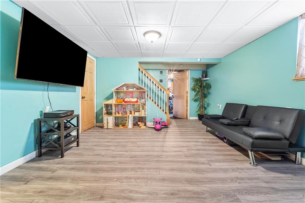 7198 Shannon Road Verona, PA 15147 - Photo 17 of 25 Gallery Image 17