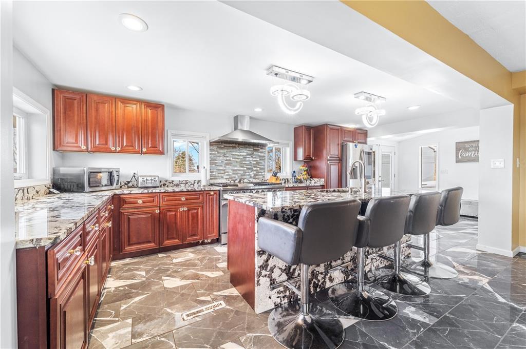 7198 Shannon Road Verona, PA 15147 - Photo 8 of 25 Gallery Image 8