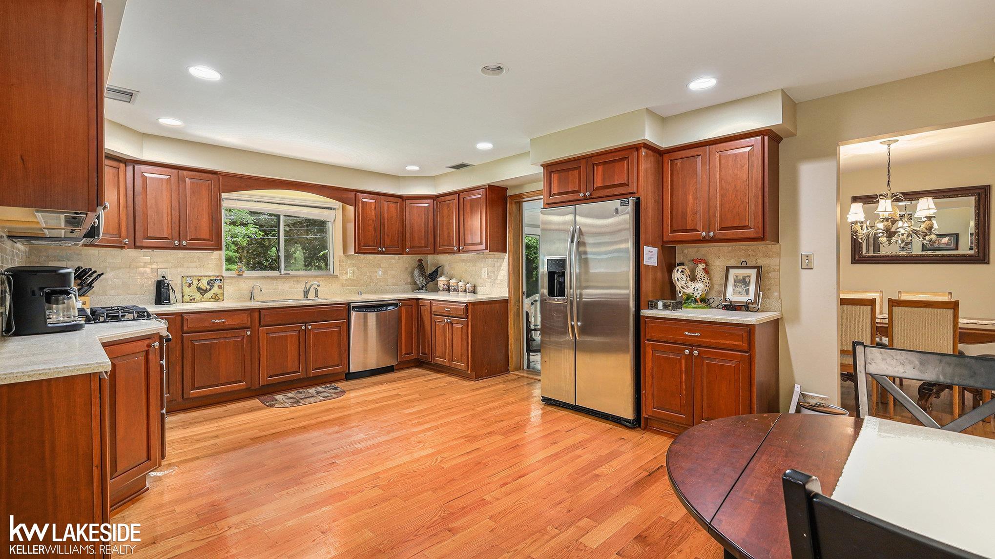 185 Montmorency Road Rochester Hills, MI 48307 - Photo 3 of 26
