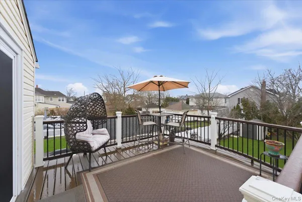 $1,075,000 | 85 Spencer Avenue, Lynbrook, NY 11563