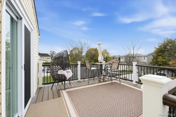 $1,075,000 | 85 Spencer Avenue, Lynbrook, NY 11563