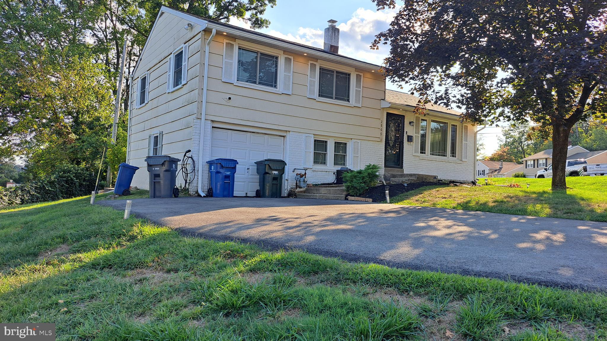 2866 Joyce Road Abington, PA 19001 - Photo 19 of 25 Great off street parking