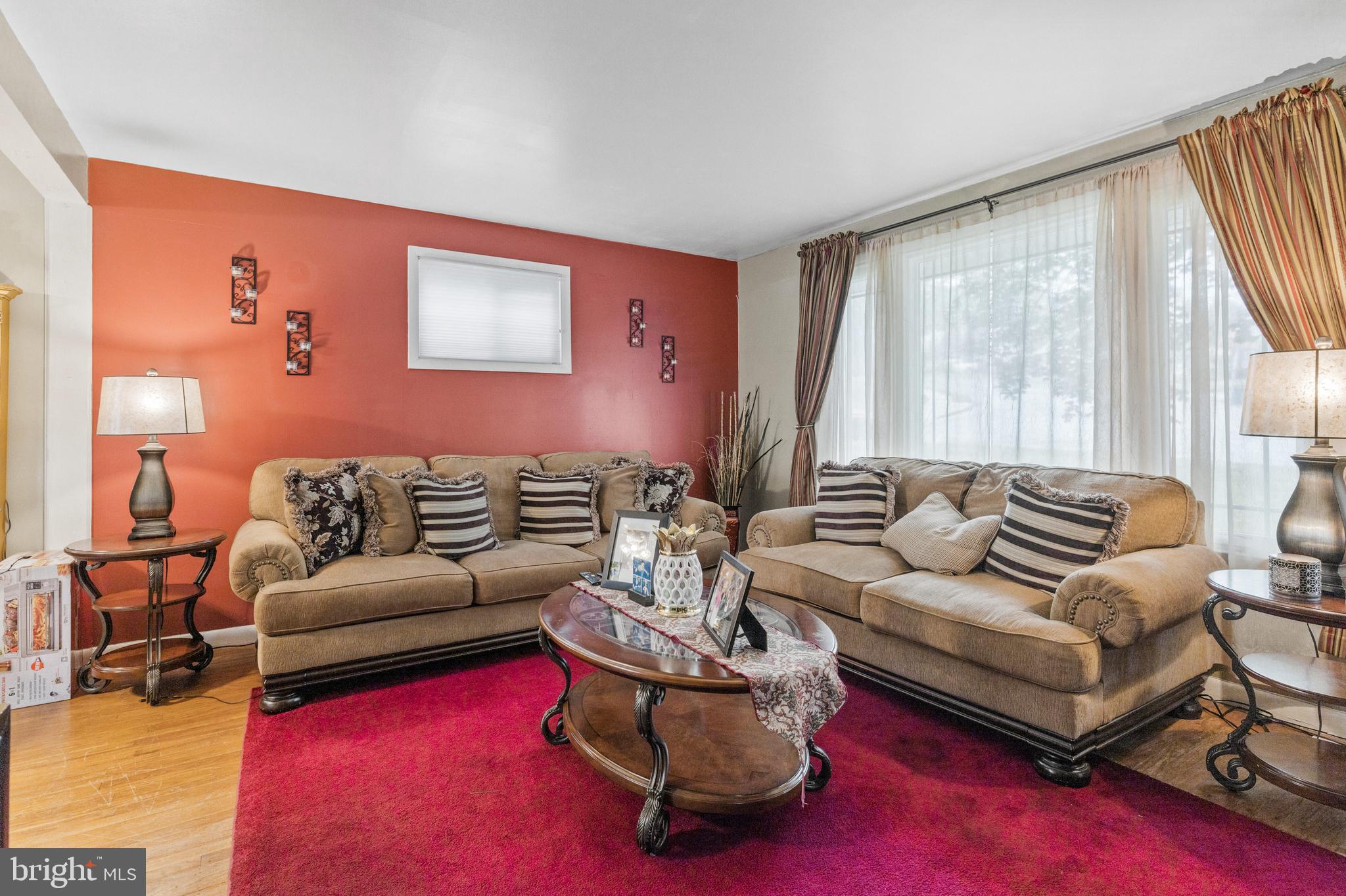 2866 Joyce Road Abington, PA 19001 - Photo 2 of 25 Spacious Living Room