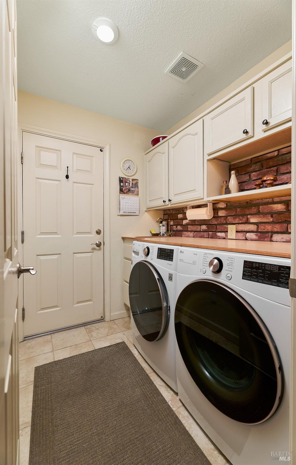 402 Riverwood Lane Rio Vista, CA 94571 - Photo 23 of 31 a utility room with sink dryer and washer