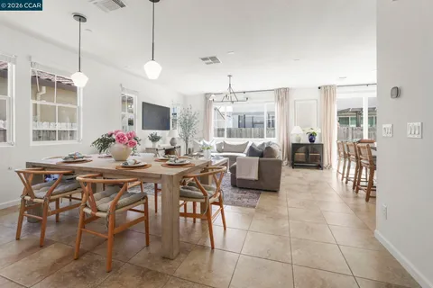 $659,000 | 407 Alyssum Drive, Vacaville, CA 95687
