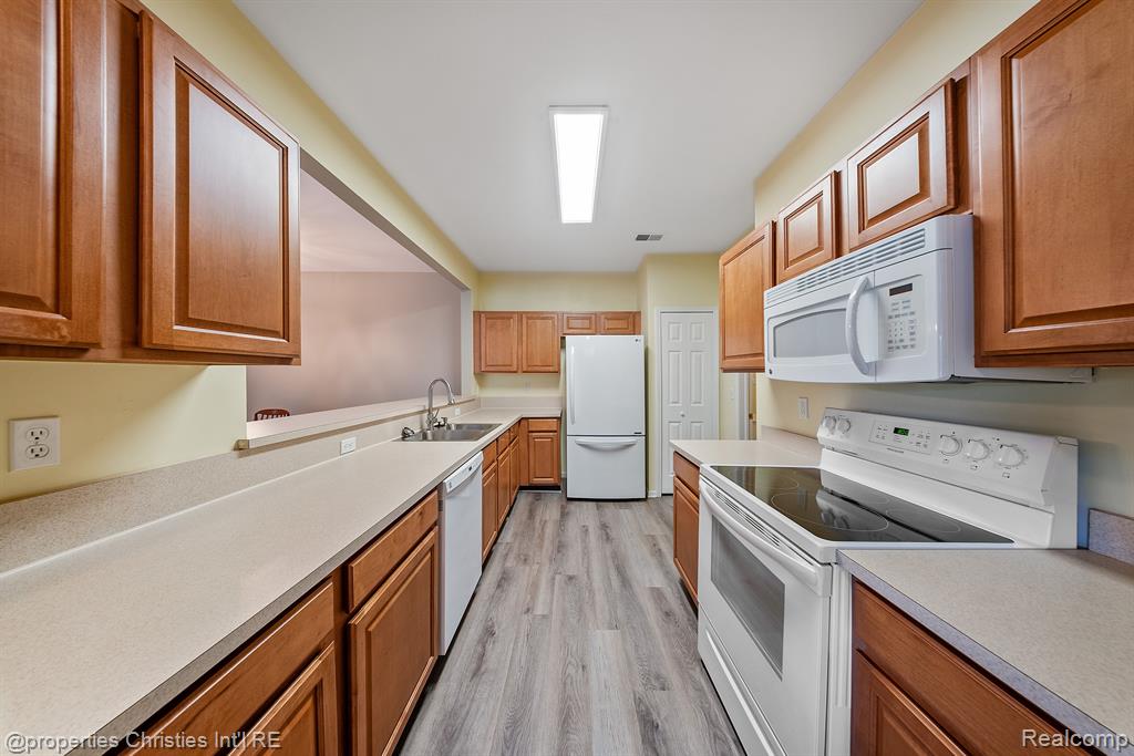 1758 Flagstone Circle, Unit 3 Rochester, MI 48307 - Photo 8 of 21 Gallery Image 8